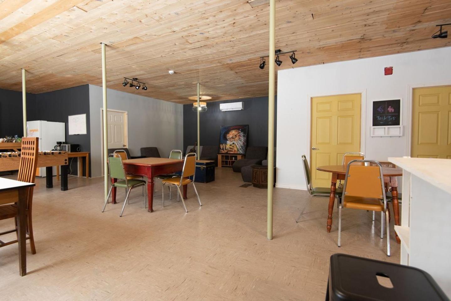 Hostel Le Cheval Noir Trois-Pistoles Exteriér fotografie